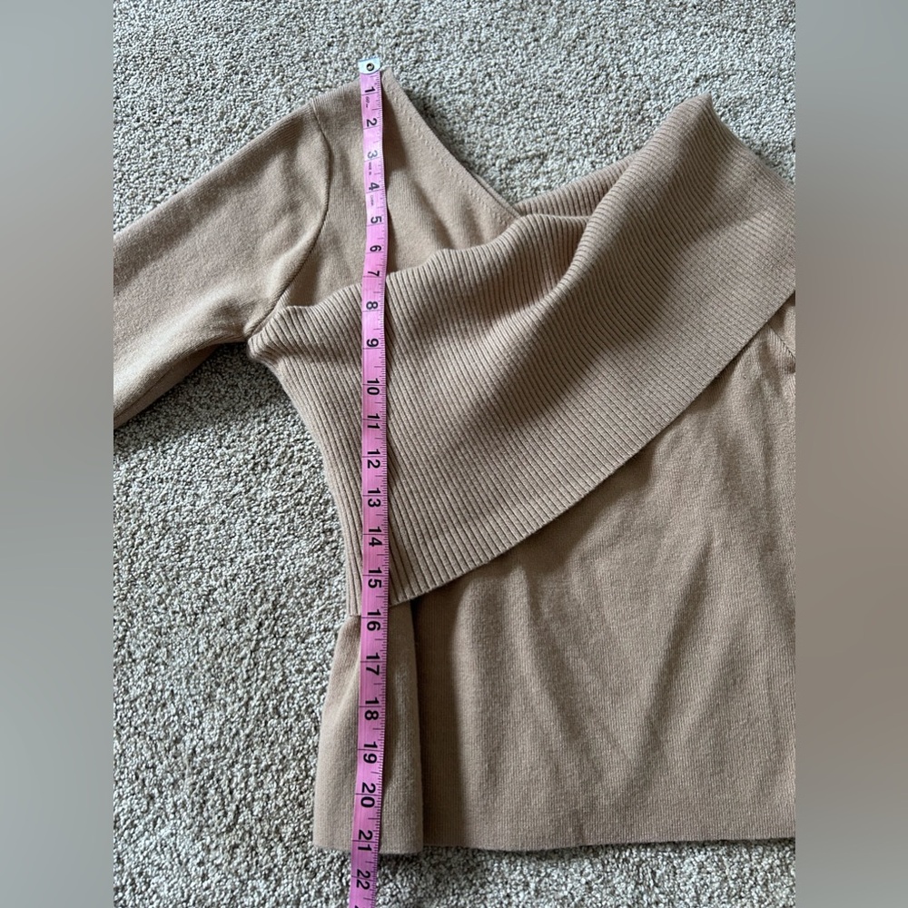 Line & Dot Asymmetrical One Shoulder Tan Sweater Medium - Picture 6 of 6